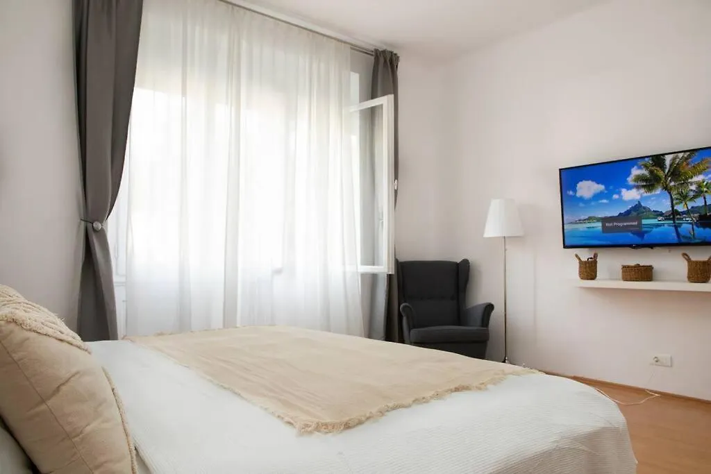 Brand New City Center Apartment Nostalgija Split