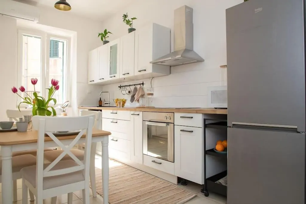 Brand New City Center Apartment Nostalgija Split